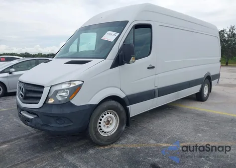 2016 Mercedes-Benz Sprinter 2500 High Roof/High Roof из США, поврежденный, VIN WD3PE8DD3GP246161